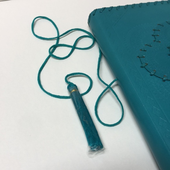 Turquoise Green  Stone Recycled Leather Journal with Lined Pages - Picture 4 of 8